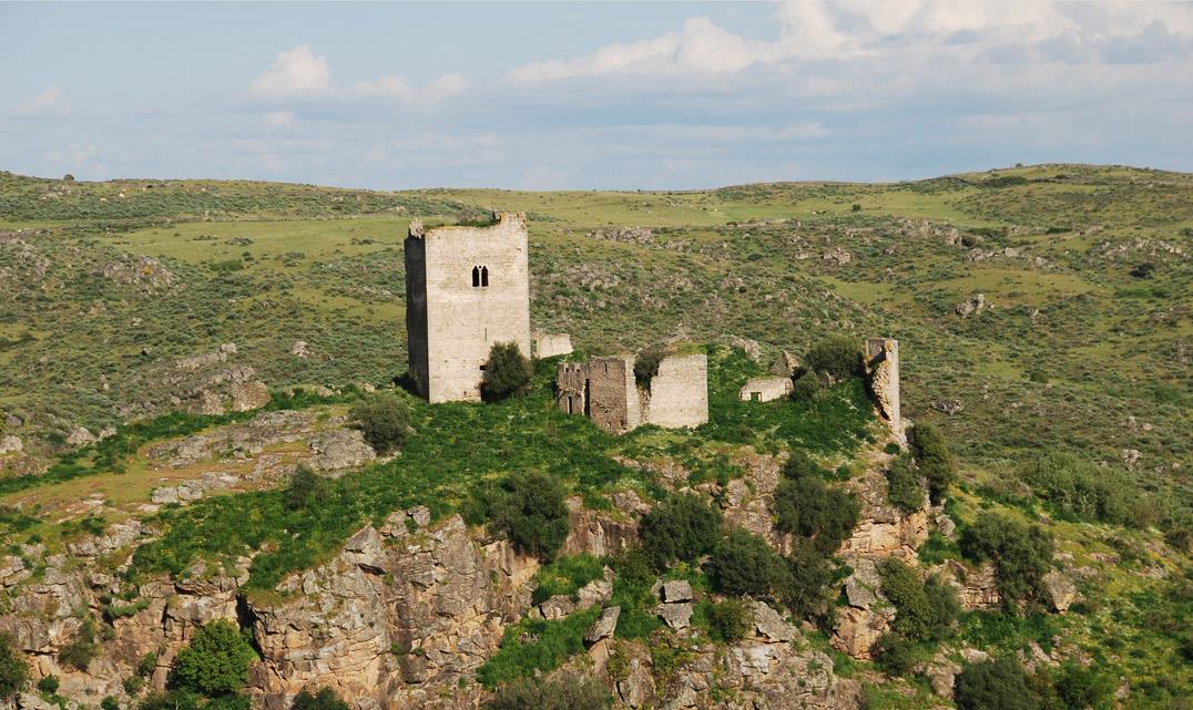 Castillo de Peñafiel, Zarza la Mayor, Senderos de Extremadura