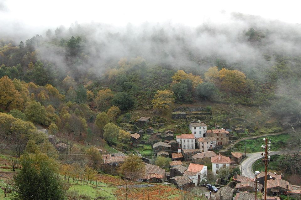MANOLO XESUS OLIVEIRA, ALDEAS DO XISTO, citas viajeras, octubre, otoño, turismo, turismo rural, Extremadura Portugal
