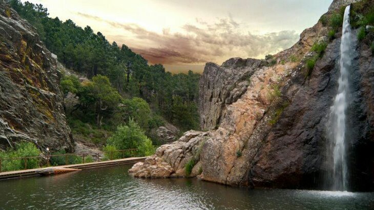Penha Garcia verano verano en la Raya turismo turismo fluvial Castelo Branco Alentejo